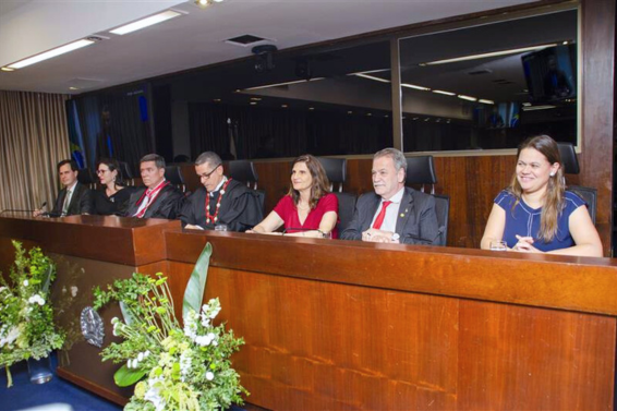 1º Diretor Executivo da Ampcon participa de cerimônia de posse de novos Procuradores de Justiça do MPMG 